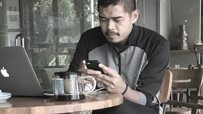 Bambang Pamungkas Ternyata Jago Masak Mie hingga Steak