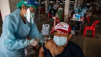 Pasar Bang Khae di Bangkok, Thailand, dibuka untuk vaksinasi warga. Getty Images/Lauren DeCicca