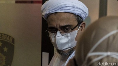 Habib Rizieq Tiba di Bareskrim Usai Jalani Sidang Eksepsi