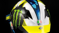 Di bagian belakang juga terdapat logo M1R, yang ramai digaungkan ketika Joan Mir menjadi juara MotoGP 2020. Foto: Dok. AGV Helmet