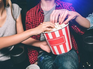 Ini 5 Makanan Terniat yang Diselundupkan ke Bioskop