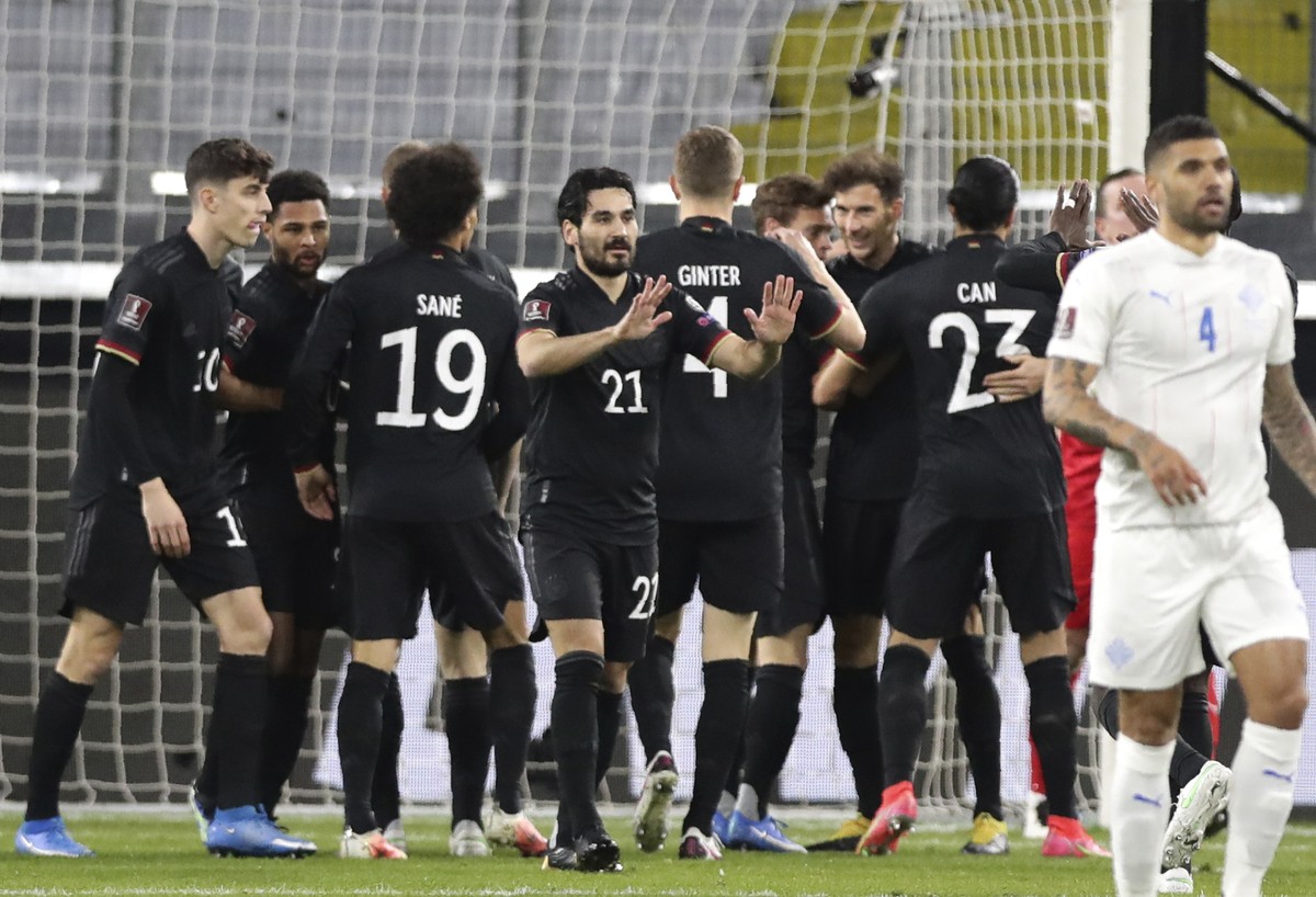 Jerman disebut masih bisa tampil lebih baik usai membekuk Islandia 3-0. (Foto: AP/Michael Sohn)