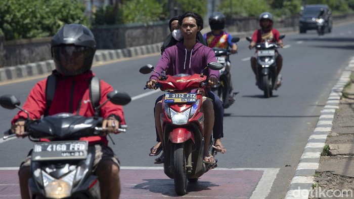 Kabupaten Bekasi anggarkan Rp 5 miliar untuk pelaksanaan tilang elektronik. Anggaran itu akan digunakan untuk pengadaan kamera dan fasilitas pendukung lainnya.