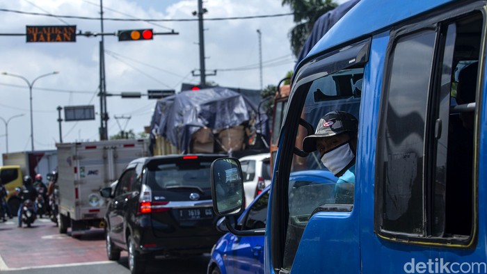 Kabupaten Bekasi anggarkan Rp 5 miliar untuk pelaksanaan tilang elektronik. Anggaran itu akan digunakan untuk pengadaan kamera dan fasilitas pendukung lainnya.