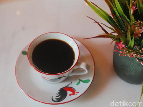Kapitan Lim: Tempat Makan Oriental Artistik di Tengah Keramaian Tanah Abang