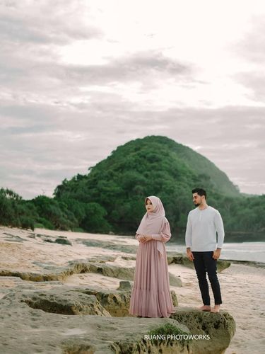 Kisah cinta bule asal Palestina, Ali Halabia. Ingin mendapatkan hati wanita asal Malang, Jawa Timur Khadijah Azzahra.