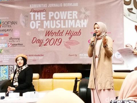 Kisah inspiratif wanita yang menekuni dunia henna.