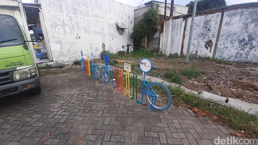 Lokasi rak parkir sepeda di Stasiun Kranji, 26 Maret 2021. (Afzal NI/detikcom)
