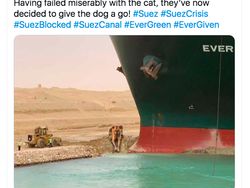 Meme Kocak Kapal Raksasa Nyangkut di Terusan Suez