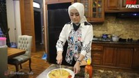 Meski baru datang dikehidupan Sule, tetapi Nathalie Holscher sudah berhasil menjadi sosok istri dan ibu sambung yang baik untuk Sule dan anak-anaknya. Foto: Instagram @NathalieHolscher