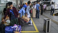 Larangan mudik tersebut tidak hanya berlaku bagi ASN dan karyawan BUMN, tapi juga karyawan swasta. Menteri Koordinator Bidang Pembangunan Manusia dan Kebudayaan (Menko PMK) Muhadjir Effendy mengimbau kepada masyarakat untuk tidak melakukan pergerakan atau kegiatan-kegiatan ke luar daerah kecuali benar-benar dalam keadaan mendesak dan perlu.