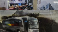 Belum lagi ada potensi penyebaran strain baru B117 yang sudah ditemukan di Indonesia. Bukan tidak mungkin kegiatan mudik akan meningkatkan kasus infeksi terlebih strain baru tersebut diyakini lebih cepat menular. Kebijakan pemerintah larang mudik Lebaran 2021 dianggap sudah tepat untuk mengendalikan pergerakan manusia sebagai upaya pencegahan penularan. Hanya saja hal ini harus dibarengi dengan penggencaran 3T (testing, tracing, treatment) untuk menemukan kasus virus Corona.