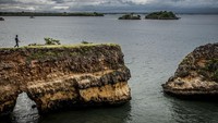Nyale adalah sebutan bagi jenis cacing laut oleh masyarakat Lombok yang dipercaya sebagai jelmaan Putri Mandalika. 