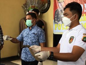 Polisi Dalami Pemilik Sajam di Mobil Sopir Pengacara Habib Rizieq