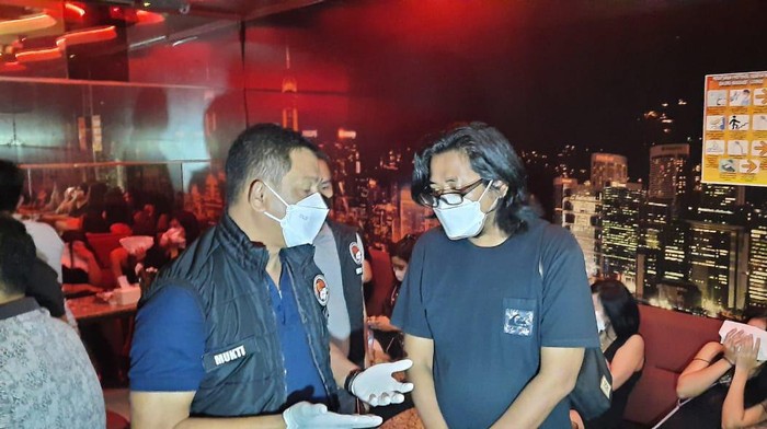 Polisi razia tempak karaoke di Serpong, Tangsel