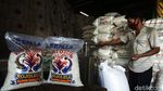 Geliat Pasar Induk Cipinang di Tengah Polemik Impor Beras Geliat Pasar Induk Cipinang di Tengah Polemik Impor Beras