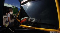 Bulog juga masih memiliki stok beras impor dari 2018. Adapun dari total pengadaan sebanyak 1.785.450 ton beras, masih tersisa 275.811 ton beras belum tersalurkan. Dari jumlah tersebut, 106.642 ton di antaranya merupakan beras turun mutu. Buwas bahkan optimistis Bulog dapat menyerap sebanyak 390.800 ton beras CBP dari masa panen raya ini.