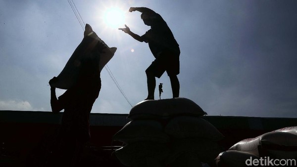 Geliat Pasar Induk Cipinang di Tengah Polemik Impor Beras