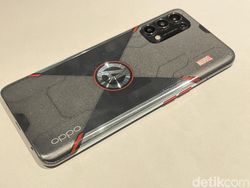 Intip Isi Kotak Oppo Reno5 Marverl Avengers Edition Harga Rp 5,7 Juta