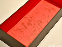 Intip Isi Kotak Oppo Reno5 Marverl Avengers Edition Harga Rp 5,7 Juta