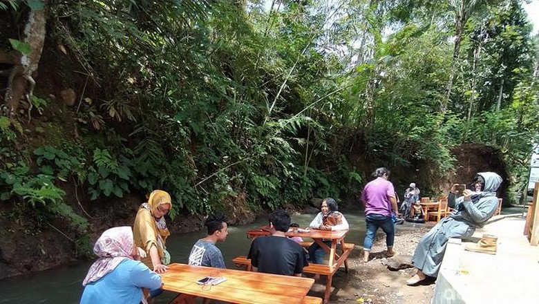Restoran unik Kaliwot di Magelang, Jateng Restoran unik Kaliwot di Magelang, Jateng
