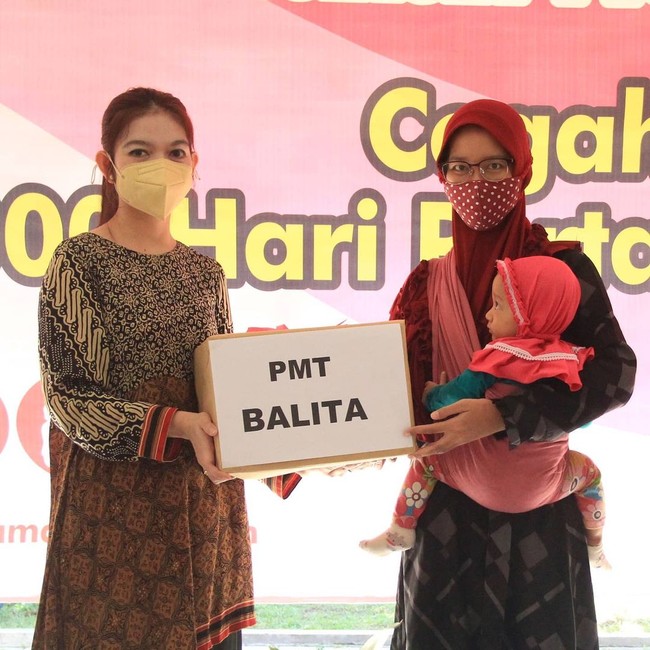 Dalam penampilannya, Selvi pun tampak sederhana dengan rambut yang biasanya dikuncir kuda. Menantu Jokowi ini pun lebih sering tampil dengan makeup tipis.  Foto: dok. Instagram/@pemkot_solo