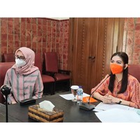 Wanita yang pernah menjuarai kontes kecantikan Putri Solo 2009 itu menggunakan jam tangan Hermes. Disebut-sebut, jam tangannya itu senilai Rp 45 juta.  Foto: dok. Instagram/@pemkot_solo