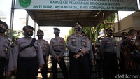 Habib Rizieq Shihab (HRS) akan menghadapi sidang secara langsung di Pengadilan Negeri Jakarta Timur (PN Jaktim).