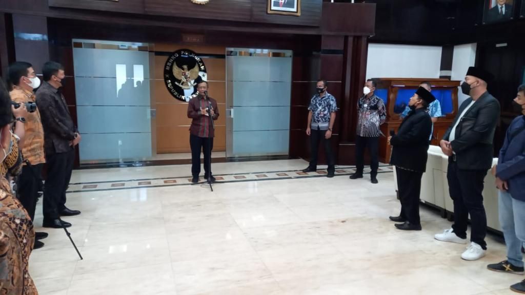 Suasana mediasi antara Mahfud Md dan Cecep Habib