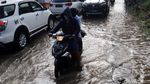 Sungai Meluap, Jalan Raya Sapan Tegalluar Tergenang