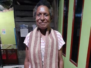 Foto: Siapa Bilang Papua Tak Punya Kain Tenun Asli?