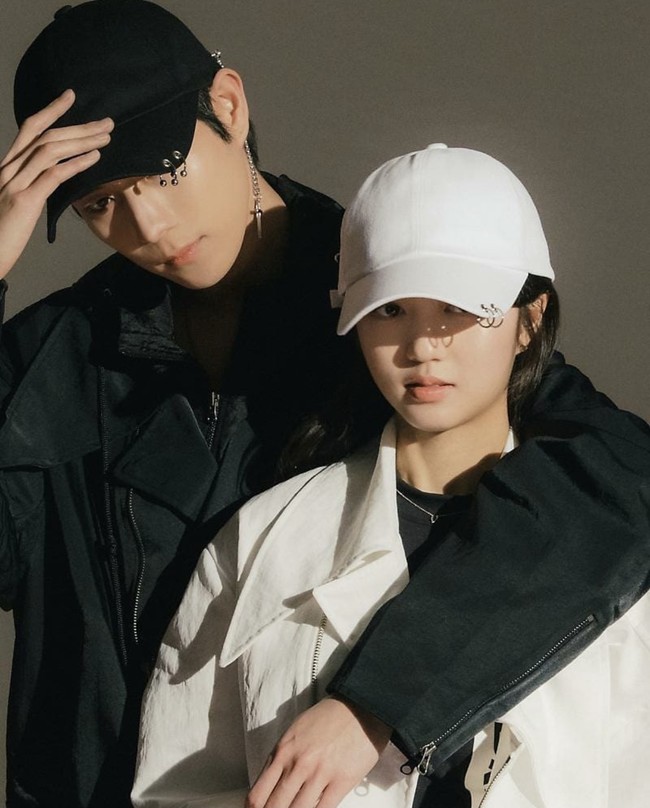 Tak sedikit pula penggemar The Penthouse 2 asal Indonesia yang baper dengan interaksi pasangan ini. Mereka dijuluki ‘Sukro Couple’, yang merupakan singkatan dari Seok Hoon dan Ro Na. Foto: dok HODU&U Entertainment