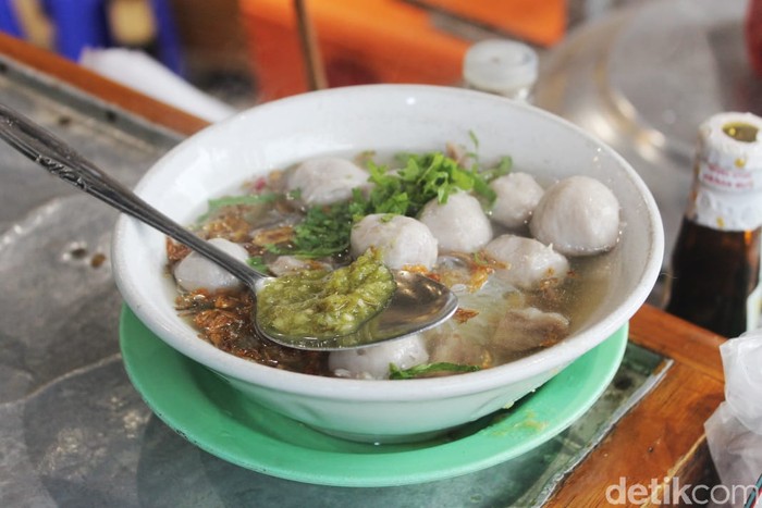 bakso kikil pak jaka bakso kikil pak jaka yang berada di Suryakencana, Bogor.