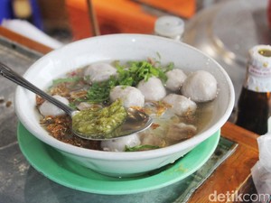 Letaknya Ngumpet, 5 Bakso Enak Ini Tetap Laris Manis Diburu Pembeli