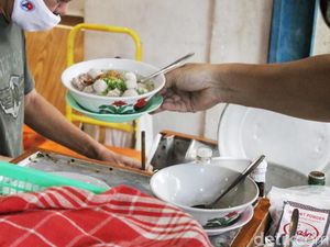 Dijual di Gerobak, 5 Bakso Enak di Bogor Ini Selalu Diantre Pelanggan