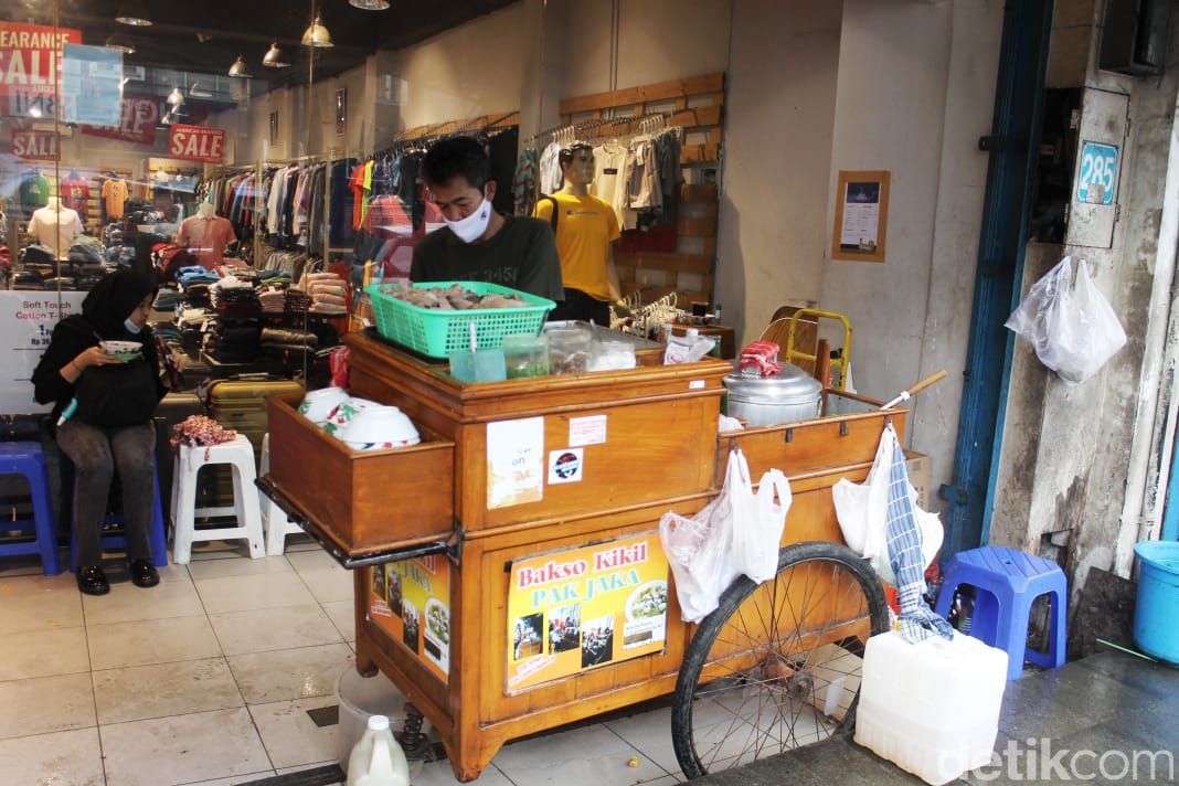 bakso kikil pak jaka yang berada di Suryakencana, Bogor.