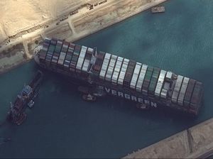 Menakar Dampak ke RI Akibat Macet di Terusan Suez