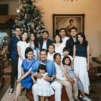 Desiree Tarigan, istri Hotma Sitompul ini dikenal dengan kecantikannya dan wajah awet mudanya. Kini namanya pun jadi sorotan karena retaknya hubungan rumah tangganya dengan sang pengacara kondang itu.  Foto: Dok. Instagram/@mamitoko