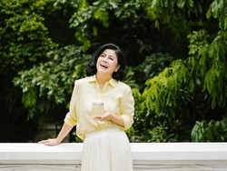 8 Potret Cantik & Awet Muda Desiree, Istri Hotma Sitompul yang Lagi Viral 