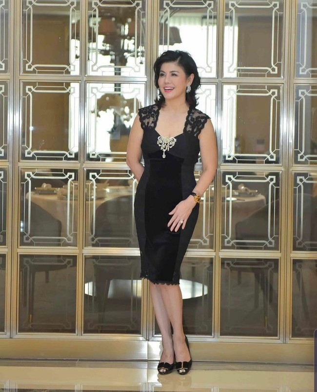 Desiree pun mengaku bahwa dia tidak boleh lagi masuk ke dalam rumahnya oleh sang suami. Wanita cantik itu pun mengatakan bahwa sang suami tidak lagi memberi nafkah jasmani dan rohani selama delapan tahun terakhir ini. . Foto: Dok. Instagram/@mamitoko