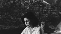 Desiree Tarigan adalah istri dari pengacara kondang Hotma Sitompul yang juga ibunda dari Bams eks Samsons. Rumah tangganya sedang diterpa badai karena ia dikabarkan diusir oleh sang suami. Foto: Instagram @mamitoko