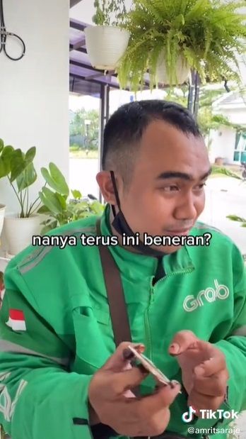 driver ojol diajak makan dessert box dan beruntung dapat emas batangan