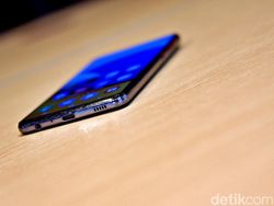 Unboxing Samsung Galaxy A72, HP Mid-range Berpenampilan Mewah