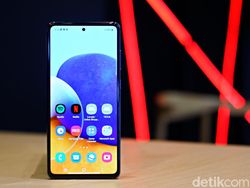 Unboxing Samsung Galaxy A72, HP Mid-range Berpenampilan Mewah