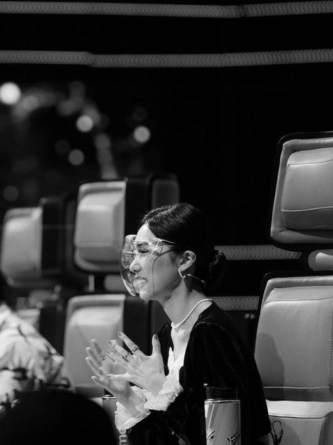 Btw mba Isyana mirip sm Cheon Seo Jin, tulis netizen di kolom komentar. Cheon seo jin lokal 😍, komentar netizen lainnya. Foto: Instagram/@isyanasarasvati