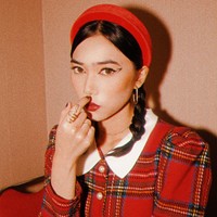 Penampilannnya itu makin meyakinkan netizen kalau dirinya memang mirip Cheon Seo Jin. Soe jin bgtttt, tulis netizen. Choi sojin versi indo, kata netizen lagi. Foto: Instagram/@isyanasarasvati