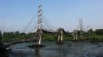 Jembatan Bambu di Ekowisata Mangrove Wonorejo Rusak