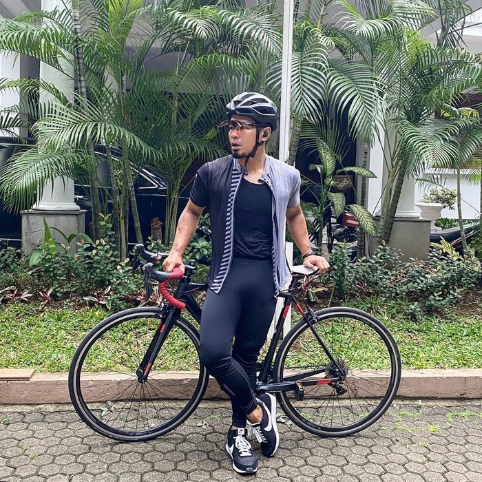 Keseruan Bams Eks Samsons Saat Cicip Makanan di Bali hingga Jepang Keseruan Bams Eks Samsons Saat Cicip Makanan di Bali hingga Jepang