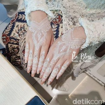 Momen pengajian dan siraman Margin.