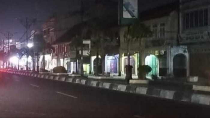 Warga Di Labuhanbatu Keluhkan Pemadaman Listrik Bergilir Lampu Jalan Mati